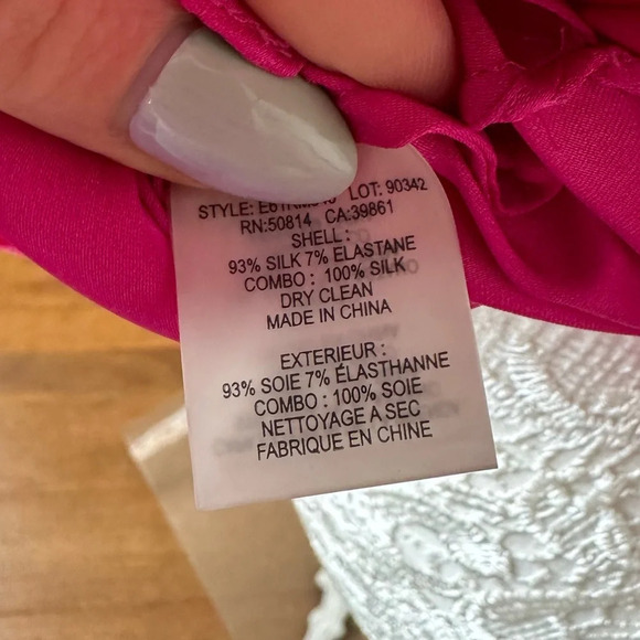 Elie Tahari Fuchsia Short Sleeve Silk Blouse Sz. S - Picture 4 of 4